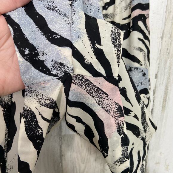 Urban Outfitters Silence + Noise Zebra Print Romper Black Cream Cutout Size S - Picture 12 of 16